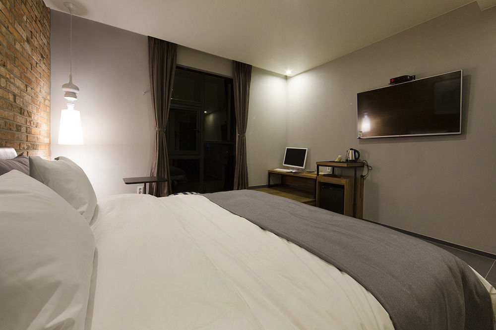 Hotel Brown Dot Gimhae Ngoại thất bức ảnh