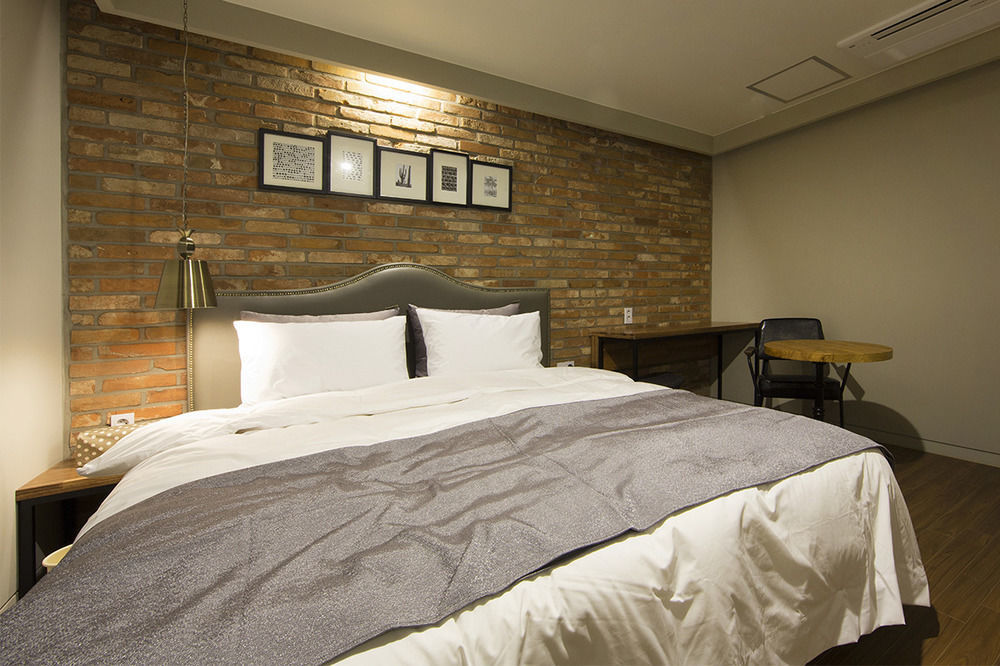 Hotel Brown Dot Gimhae Ngoại thất bức ảnh