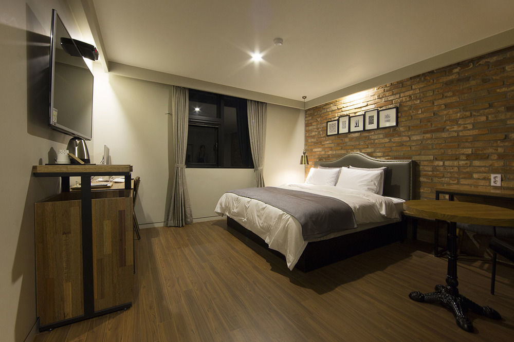 Hotel Brown Dot Gimhae Ngoại thất bức ảnh