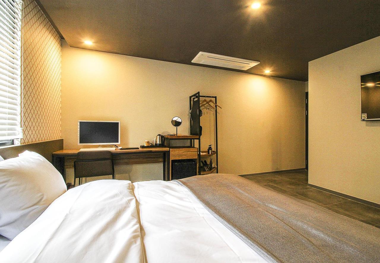 Hotel Brown Dot Gimhae Ngoại thất bức ảnh