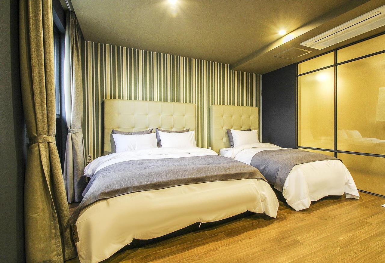 Hotel Brown Dot Gimhae Ngoại thất bức ảnh