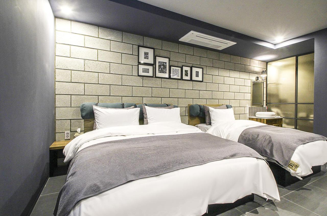 Hotel Brown Dot Gimhae Ngoại thất bức ảnh