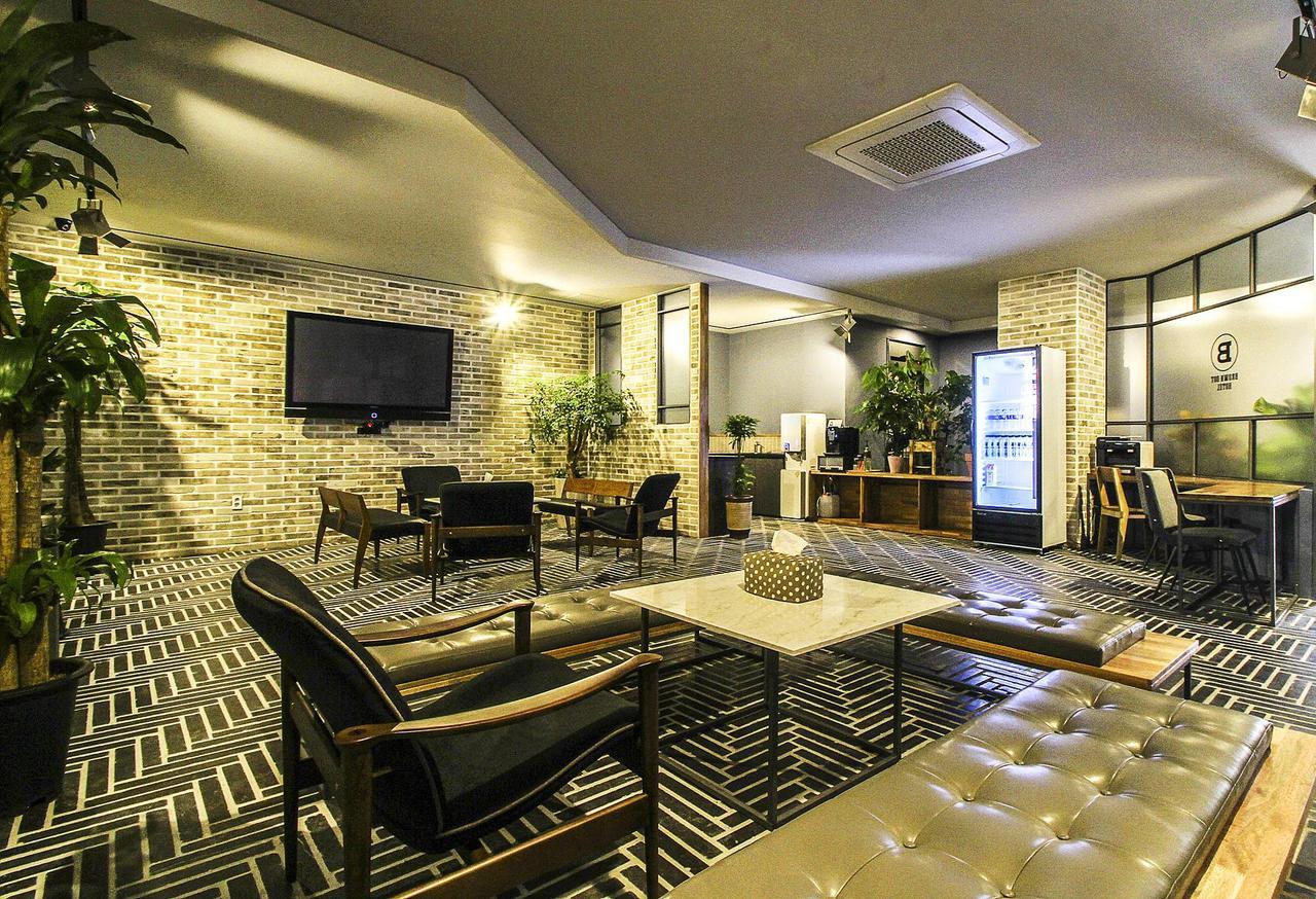 Hotel Brown Dot Gimhae Ngoại thất bức ảnh