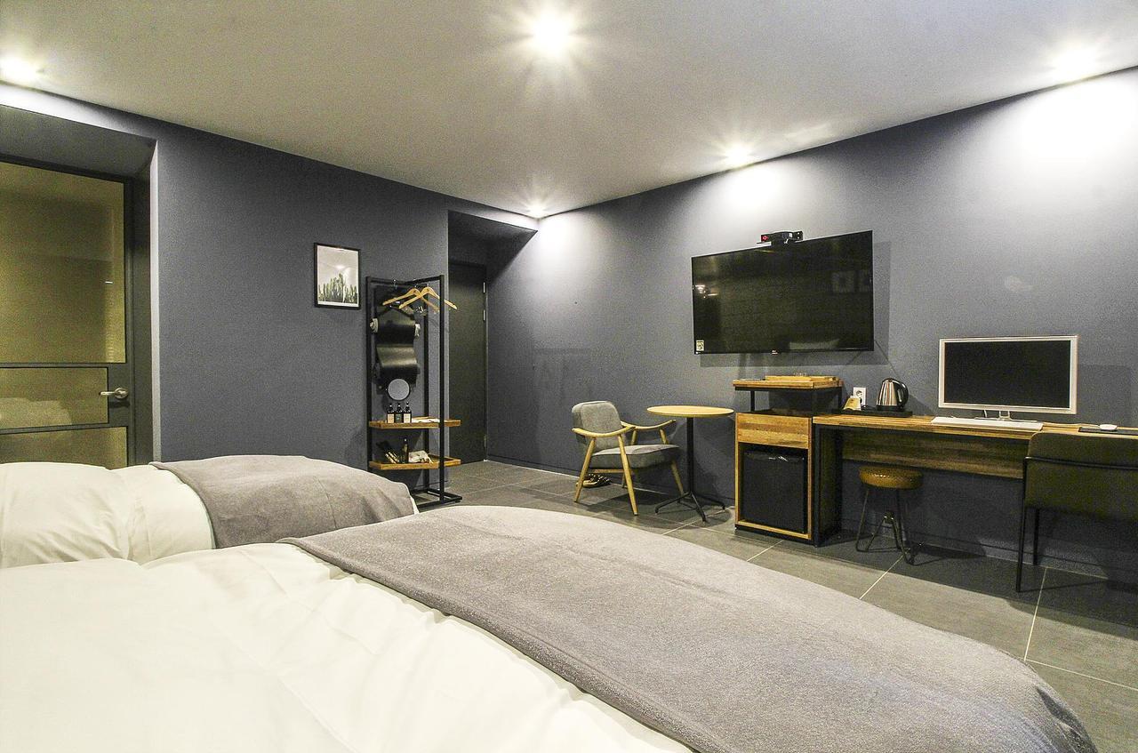 Hotel Brown Dot Gimhae Ngoại thất bức ảnh