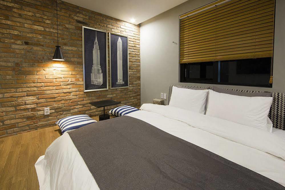 Hotel Brown Dot Gimhae Ngoại thất bức ảnh